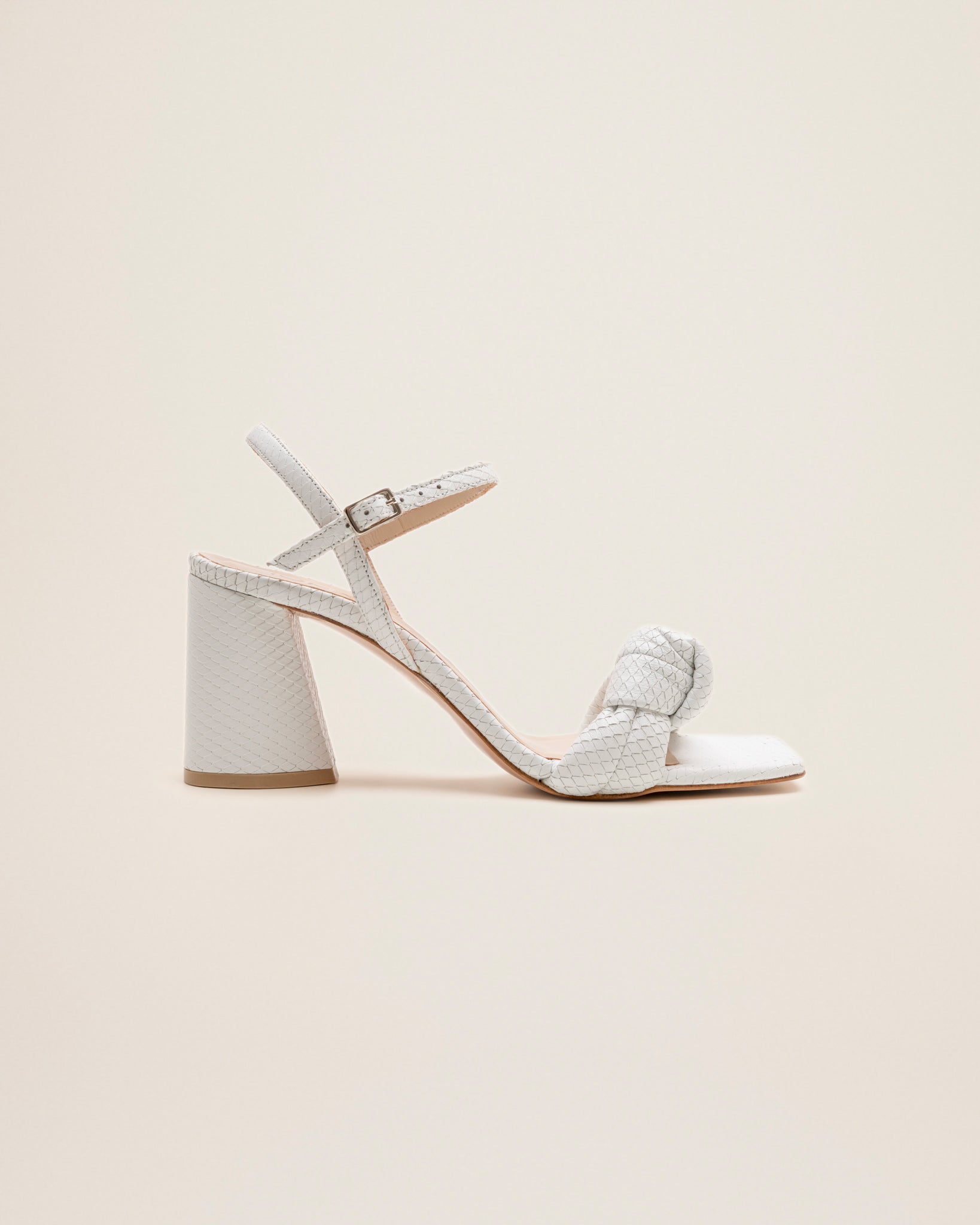 Iokaste Heels White