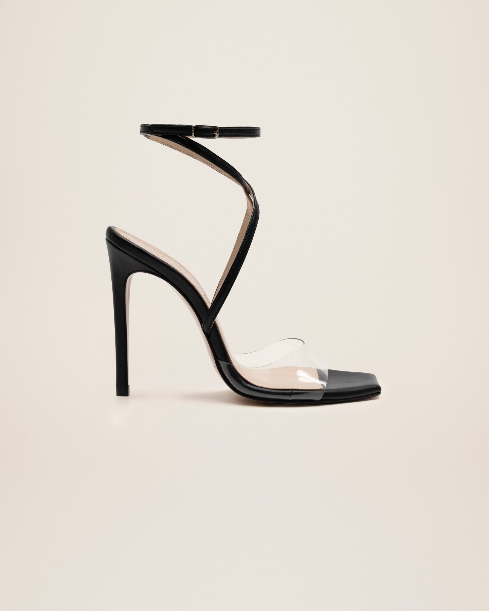 Iokaste Heels Black