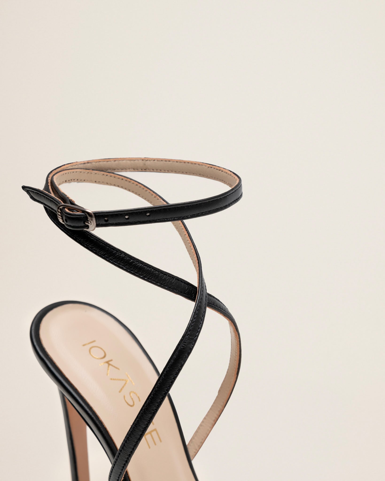 Iokaste Heels Black